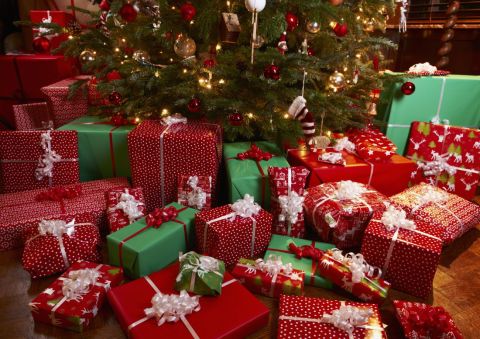 Neviete čo darovať blízkemu na Vianoce? Vsaďte na darčekové fľaše s venovaním