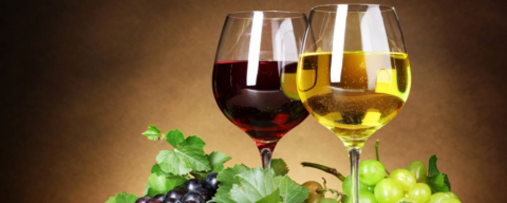 Skutočný rozdiel medzi bielym a červeným vínom