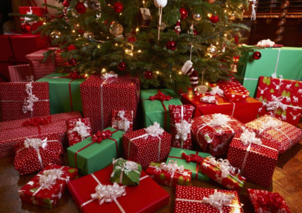 Neviete čo darovať blízkemu na Vianoce? Vsaďte na darčekové fľaše s venovaním